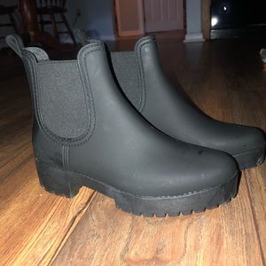 Size 9 Jeffrey Campbell Chelsea Rain Booties